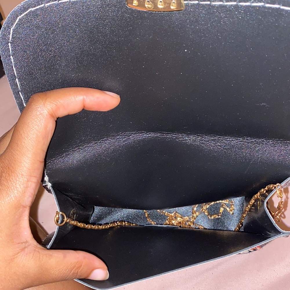 Purse - Picture 2 of 5